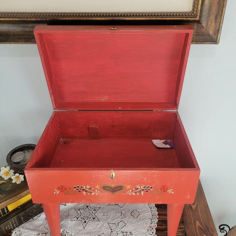 Vintage Pennsylvania Dutch Stenciled Heart Wooden Chest Box Folk Art 14.5” FLAW - Picture 5 of 16